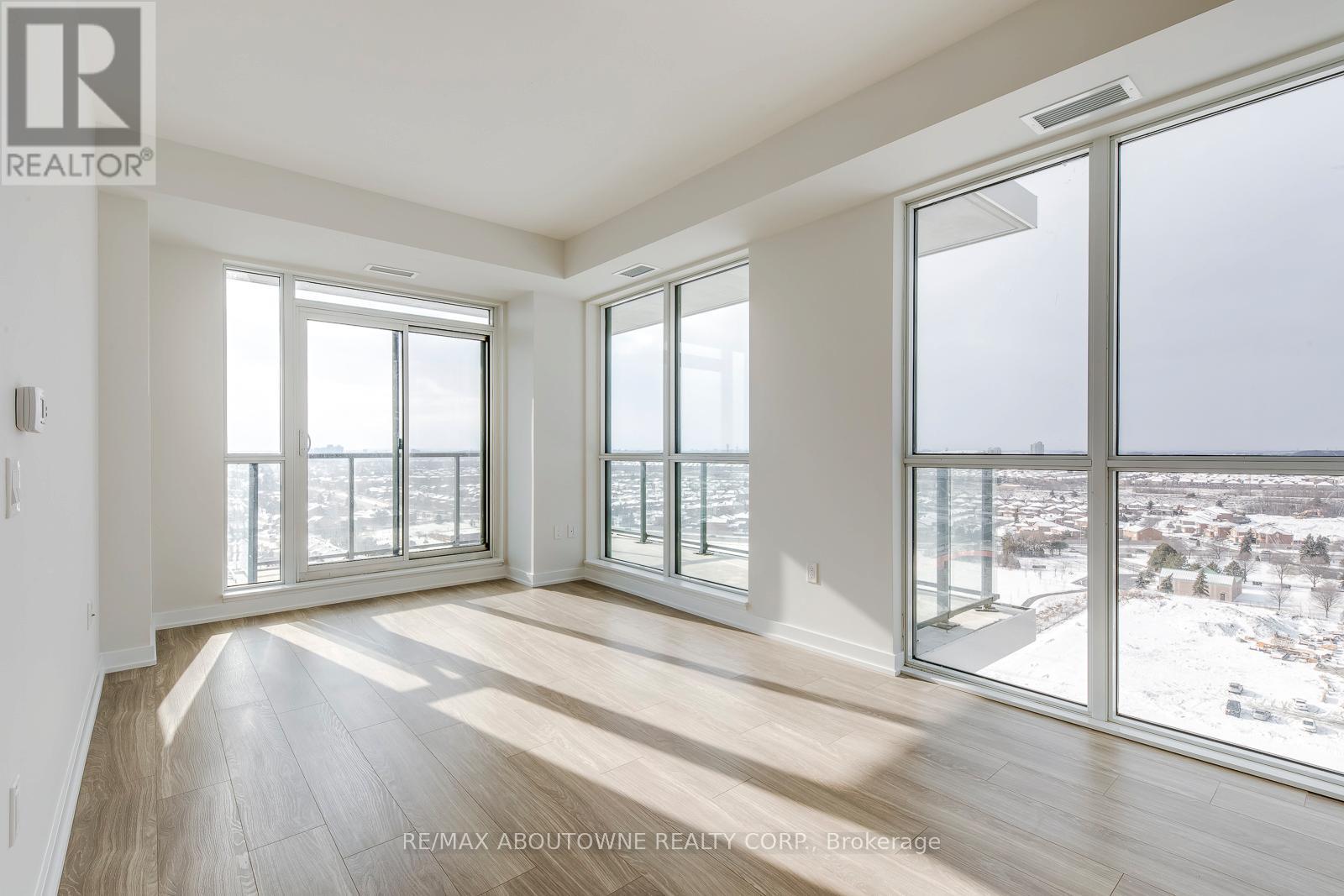 1502 - 4085 Parkside Village Drive, Mississauga, Ontario  L5B 0K8 - Photo 11 - W12995840