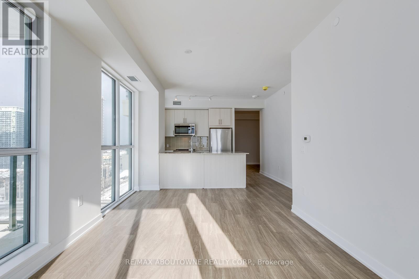 1502 - 4085 Parkside Village Drive, Mississauga, Ontario  L5B 0K8 - Photo 13 - W12995840