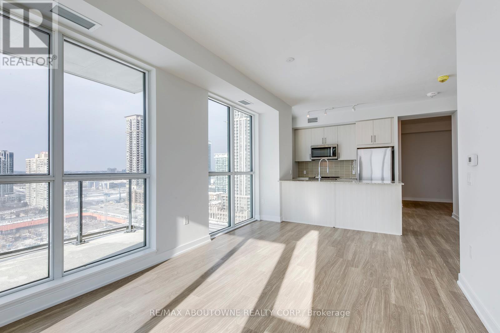 1502 - 4085 Parkside Village Drive, Mississauga, Ontario  L5B 0K8 - Photo 14 - W12995840