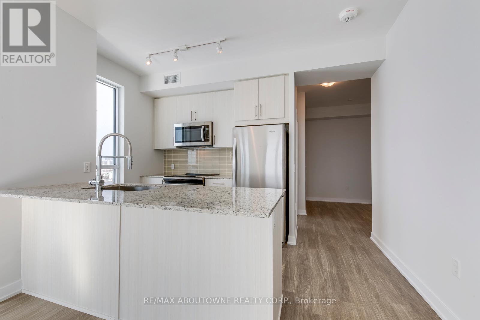 1502 - 4085 Parkside Village Drive, Mississauga, Ontario  L5B 0K8 - Photo 17 - W12995840