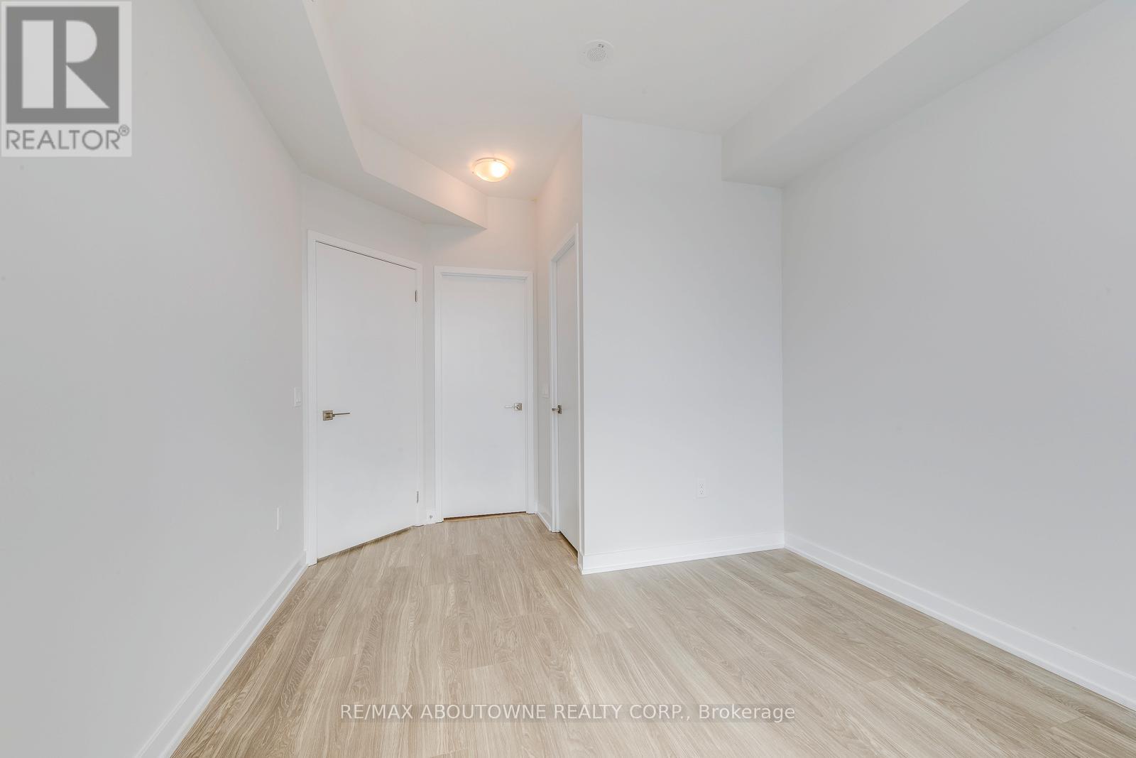 1502 - 4085 Parkside Village Drive, Mississauga, Ontario  L5B 0K8 - Photo 26 - W12995840