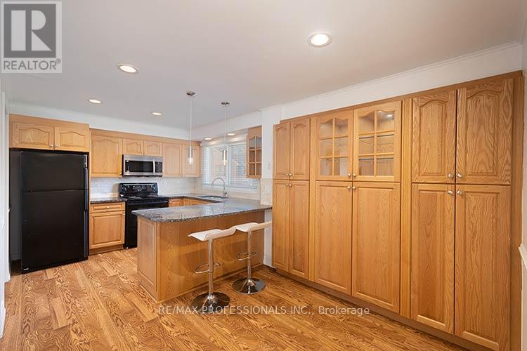 34 - 4230 Fieldgate Drive, Mississauga, Ontario  L4W 2M5 - Photo 10 - W12995852