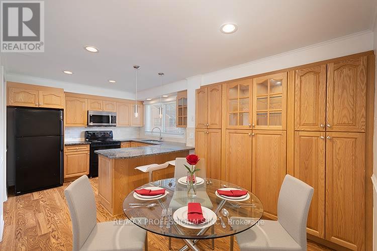 34 - 4230 Fieldgate Drive, Mississauga, Ontario  L4W 2M5 - Photo 11 - W12995852