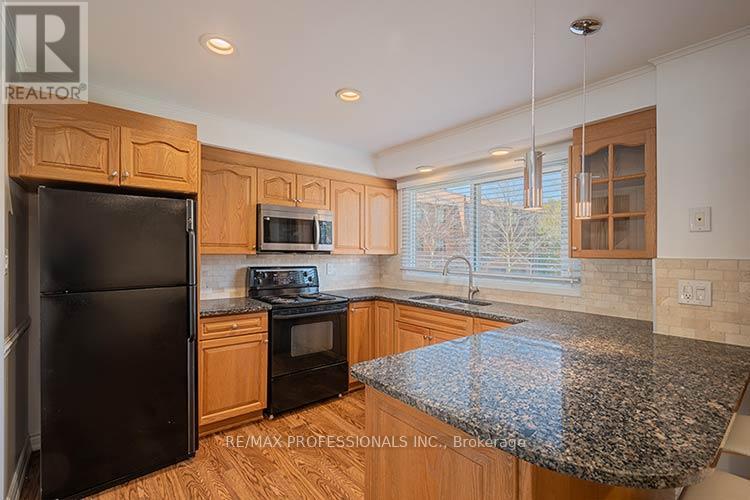 34 - 4230 Fieldgate Drive, Mississauga, Ontario  L4W 2M5 - Photo 13 - W12995852