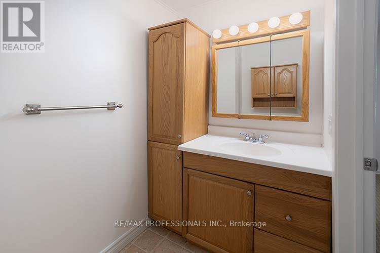 34 - 4230 Fieldgate Drive, Mississauga, Ontario  L4W 2M5 - Photo 19 - W12995852