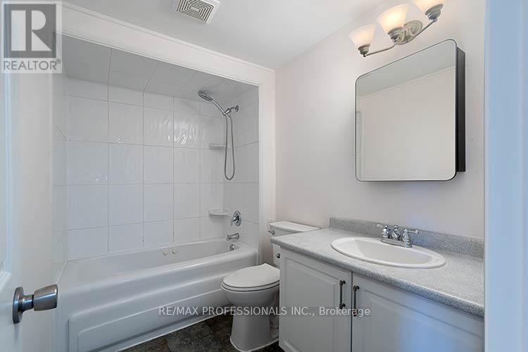 34 - 4230 Fieldgate Drive, Mississauga, Ontario  L4W 2M5 - Photo 23 - W12995852