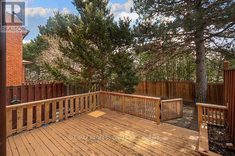 34 - 4230 Fieldgate Drive, Mississauga, Ontario  L4W 2M5 - Photo 30 - W12995852