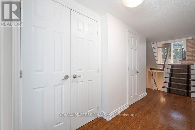 34 - 4230 Fieldgate Drive, Mississauga, Ontario  L4W 2M5 - Photo 5 - W12995852