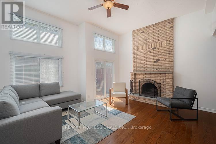 34 - 4230 Fieldgate Drive, Mississauga, Ontario  L4W 2M5 - Photo 8 - W12995852