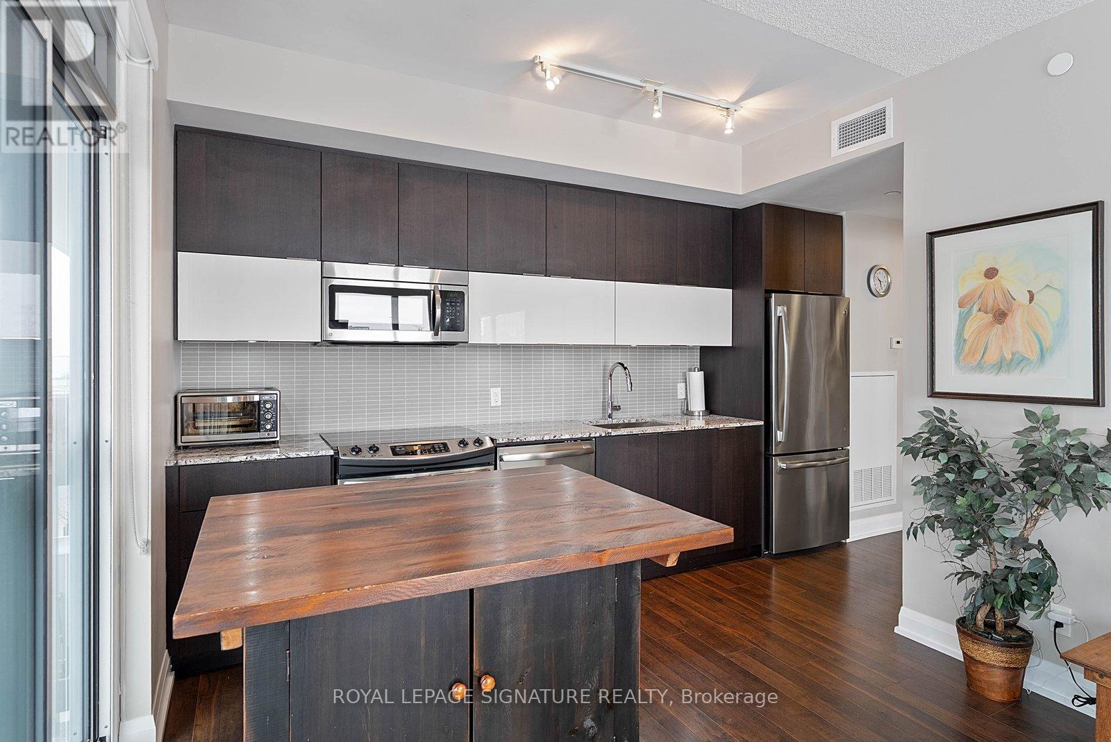 510 - 56 Annie Craig Drive, Toronto, Ontario  M8V 0C5 - Photo 6 - W12995918