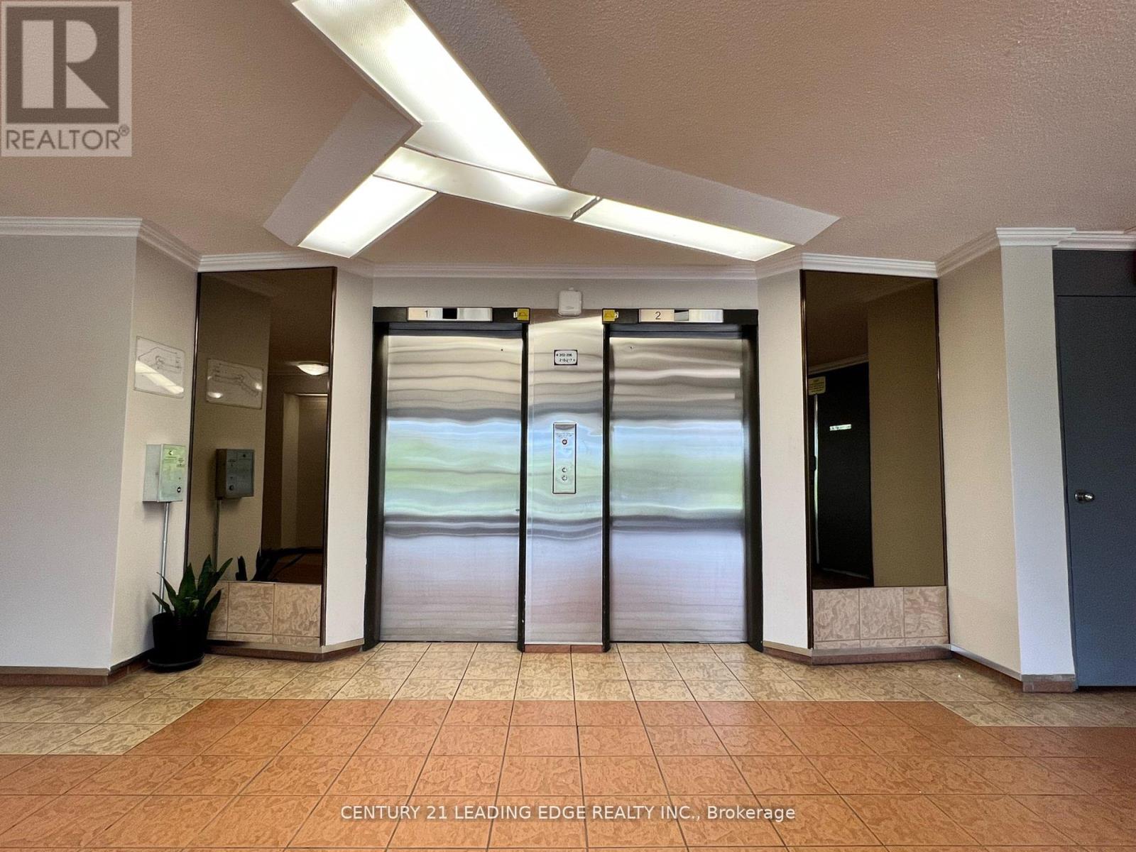 916 - 80 Grandravine Drive, Toronto, Ontario  M3J 1B2 - Photo 13 - W12995924