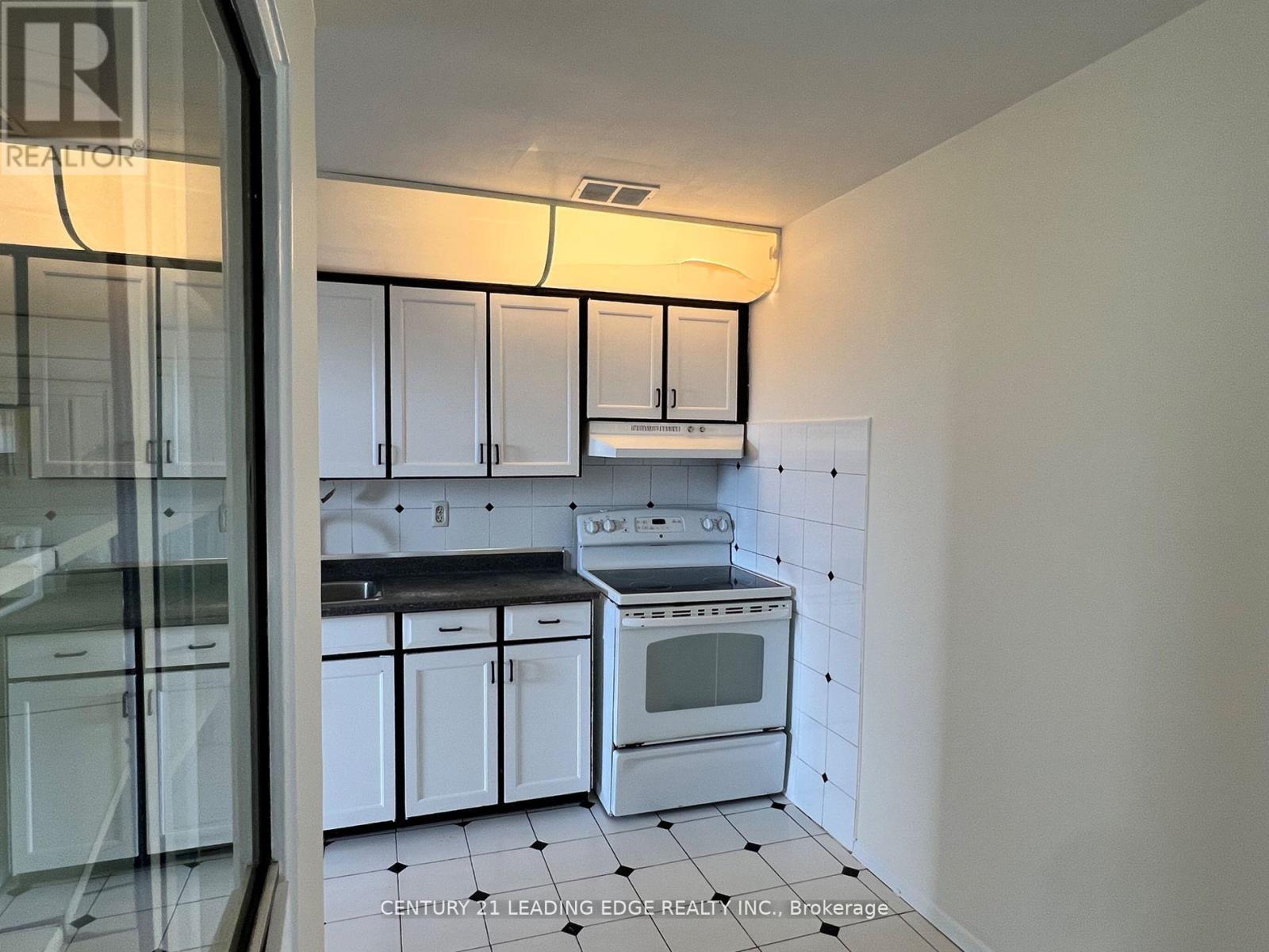 916 - 80 Grandravine Drive, Toronto, Ontario  M3J 1B2 - Photo 3 - W12995924