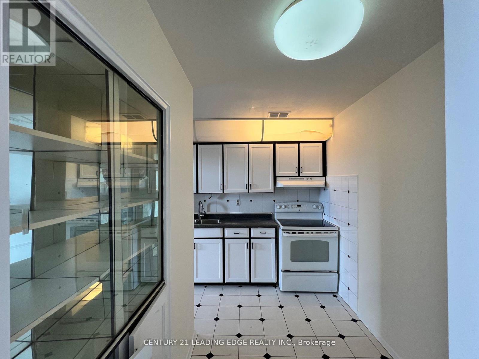 916 - 80 Grandravine Drive, Toronto, Ontario  M3J 1B2 - Photo 4 - W12995924