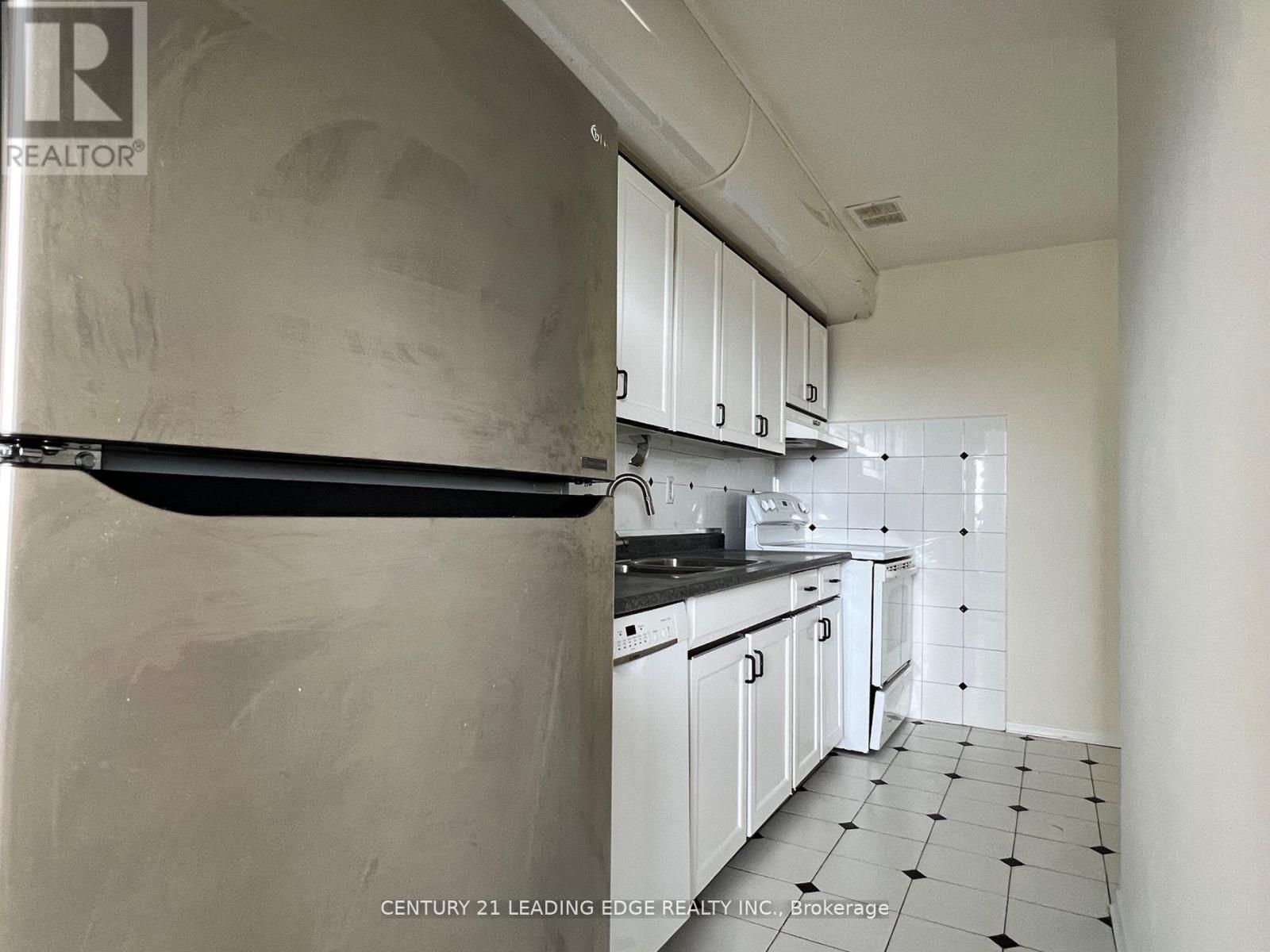 916 - 80 Grandravine Drive, Toronto, Ontario  M3J 1B2 - Photo 6 - W12995924