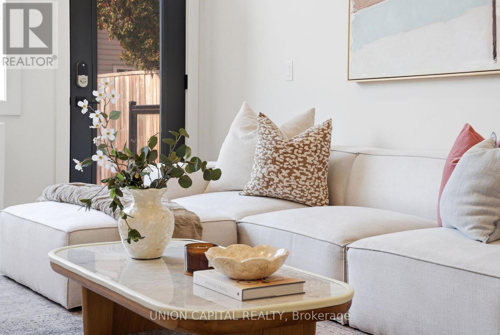 544b Beresford Avenue, Toronto, Ontario  M6S 3C3 - Photo 13 - W12995934