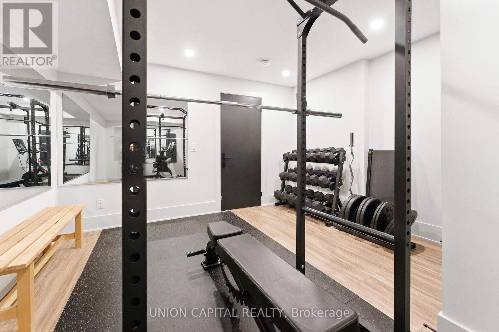 544b Beresford Avenue, Toronto, Ontario  M6S 3C3 - Photo 31 - W12995934