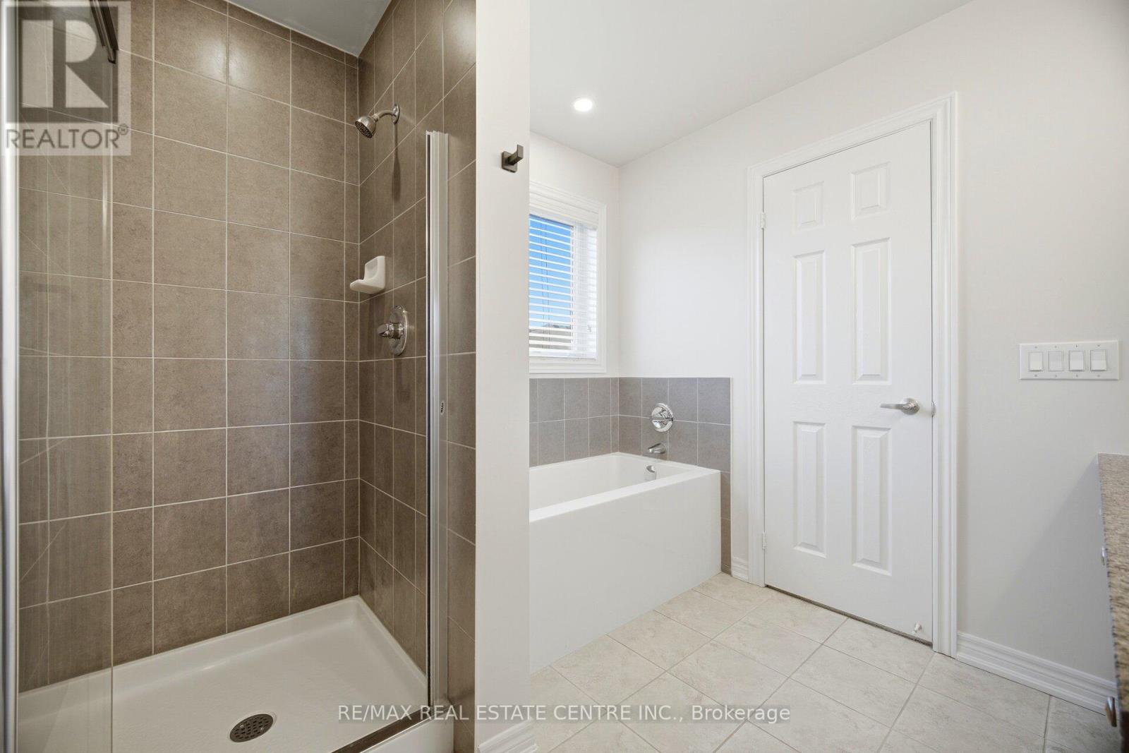 87 Bronson Terrace, Milton, Ontario  L9E 1G9 - Photo 32 - W12995948