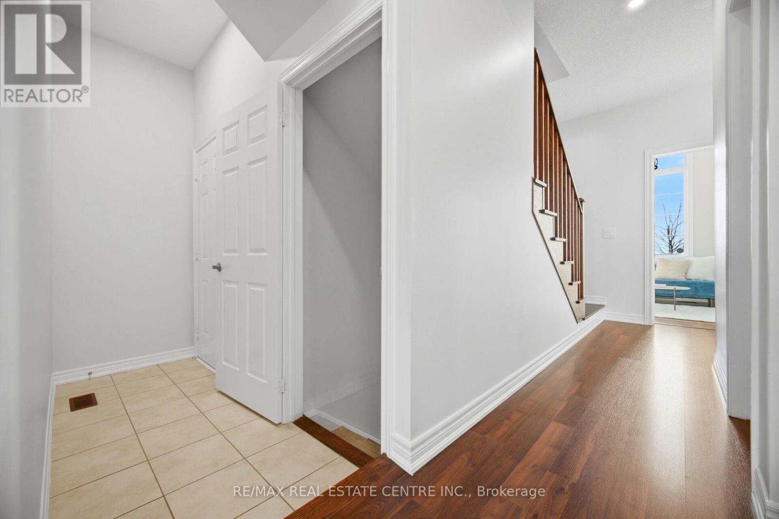 87 Bronson Terrace, Milton, Ontario  L9E 1G9 - Photo 39 - W12995948