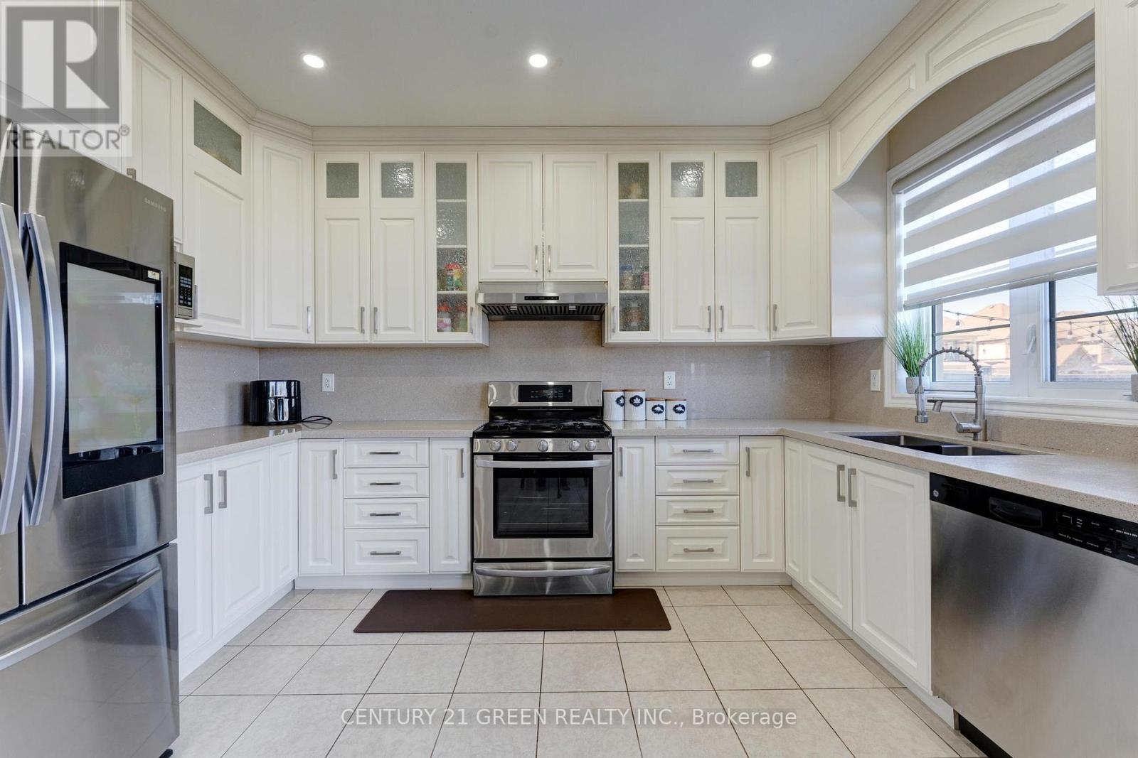 15 Hoxton Road, Brampton (Northwest Brampton), Ontario  L7A 0B6 - Photo 15 - W12995956