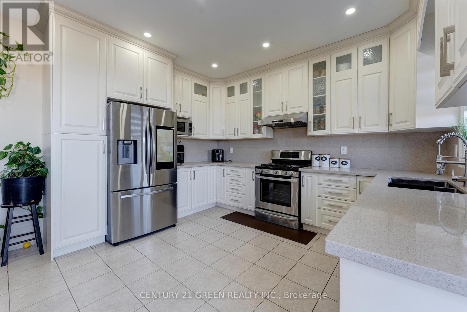 15 Hoxton Road, Brampton (Northwest Brampton), Ontario  L7A 0B6 - Photo 17 - W12995956