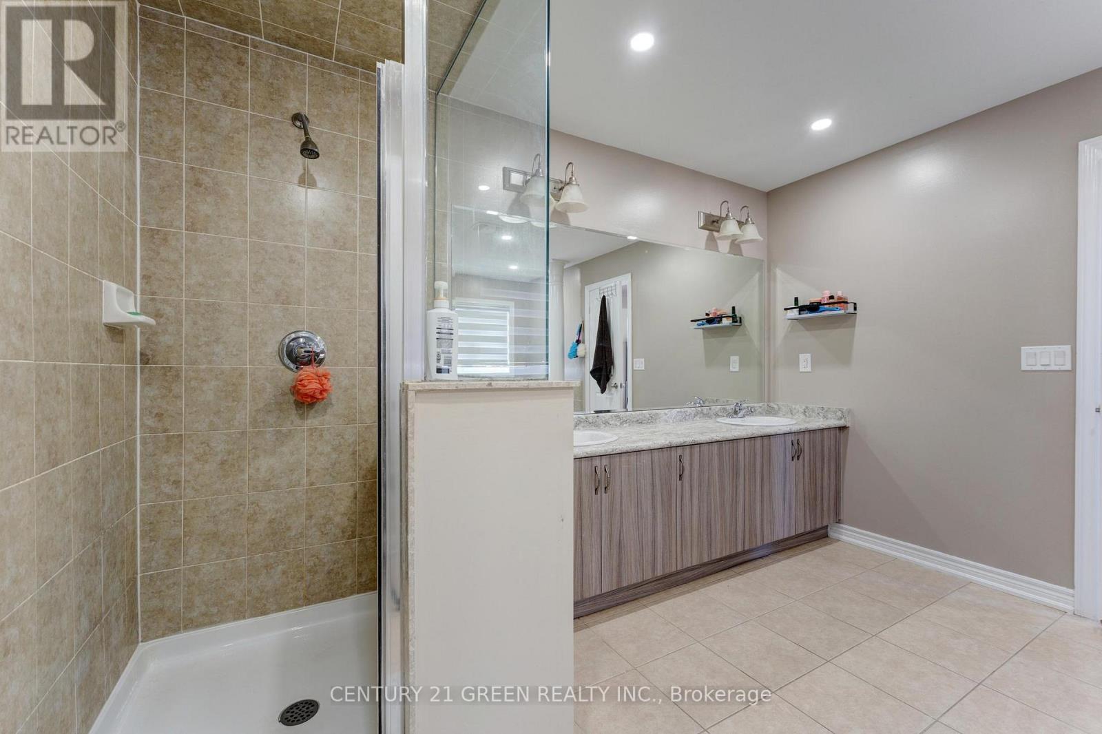 15 Hoxton Road, Brampton (Northwest Brampton), Ontario  L7A 0B6 - Photo 26 - W12995956