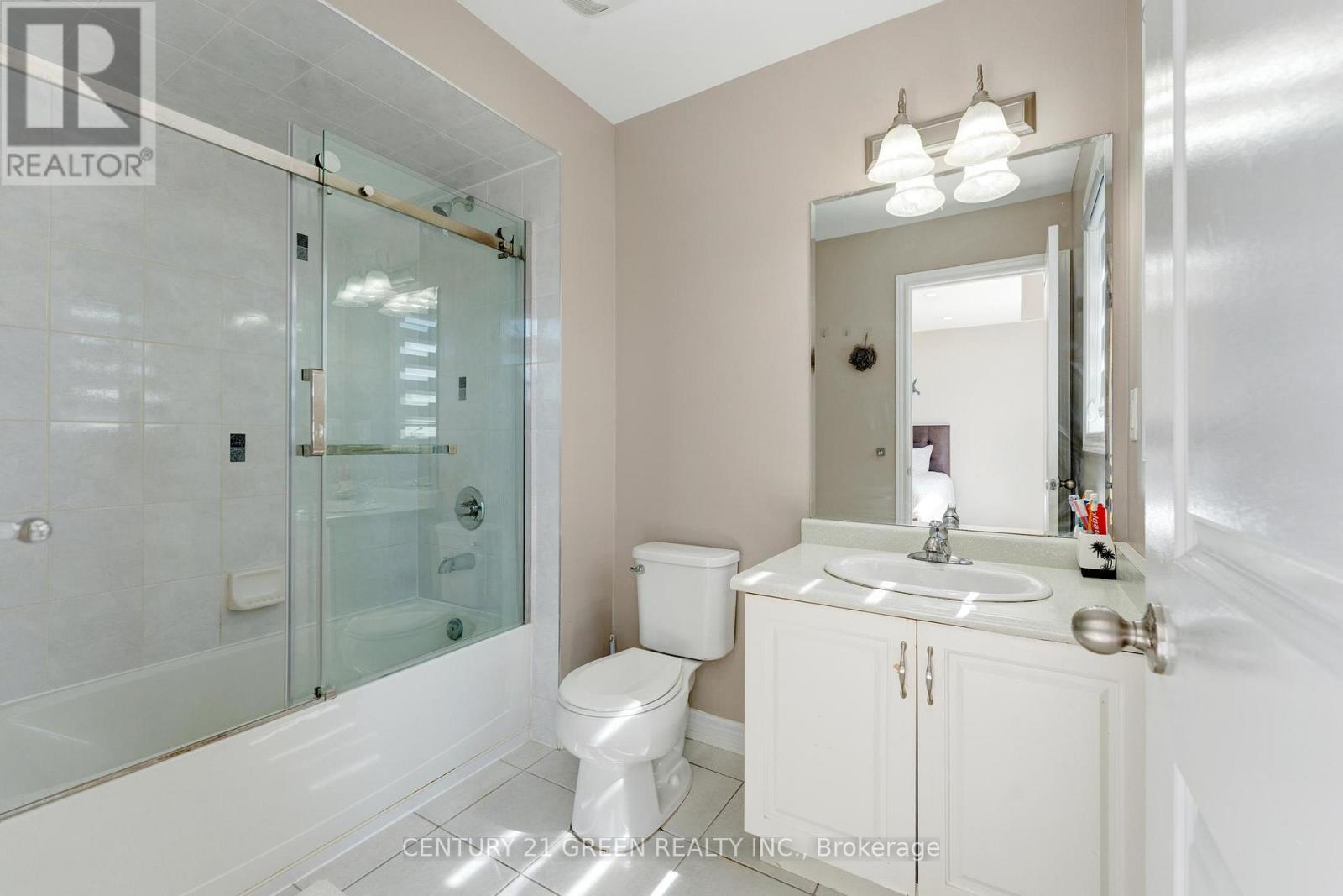 15 Hoxton Road, Brampton (Northwest Brampton), Ontario  L7A 0B6 - Photo 32 - W12995956