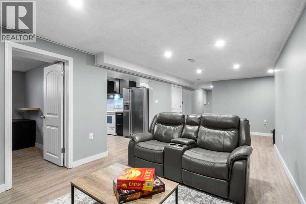 6112 Buckthorn Road Nw, Calgary, Alberta  T2K 2Z1 - Photo 30 - A2295073