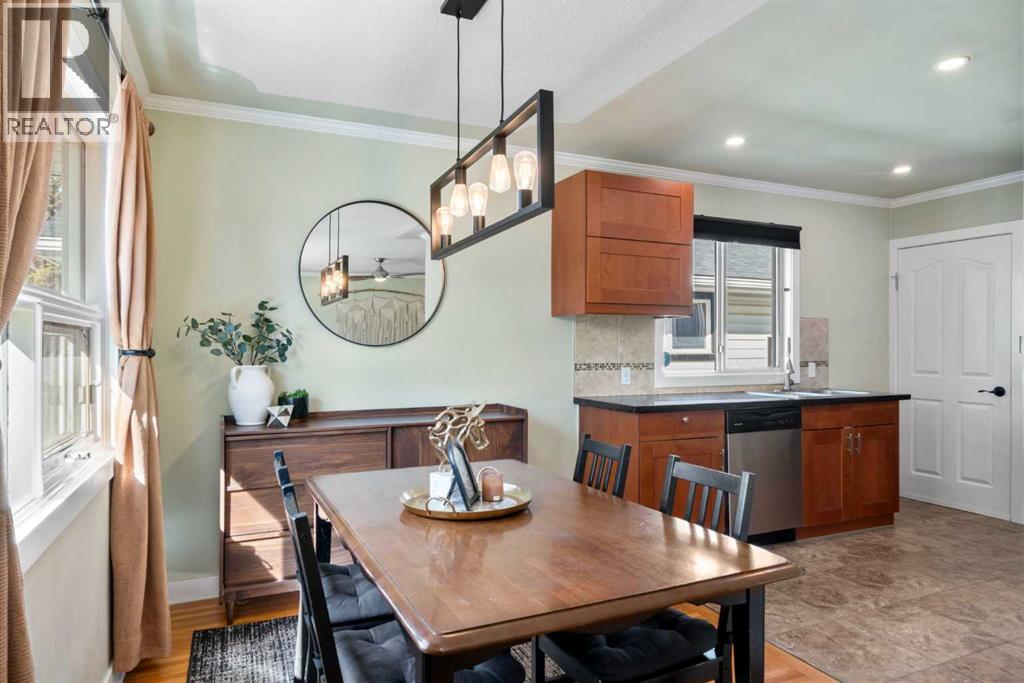 6112 Buckthorn Road Nw, Calgary, Alberta  T2K 2Z1 - Photo 8 - A2295073