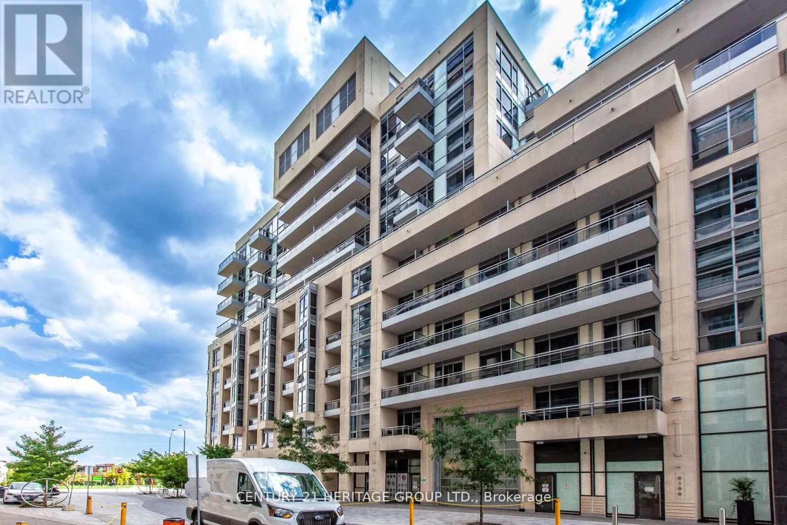 709 - 9199 Yonge Street, Richmond Hill, Ontario  L4C 1H7 - Photo 2 - N12939234