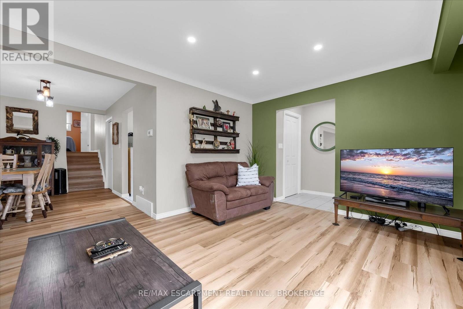 7506 Jubilee Drive, Niagara Falls, Ontario  L2G 7J5 - Photo 6 - X12995546