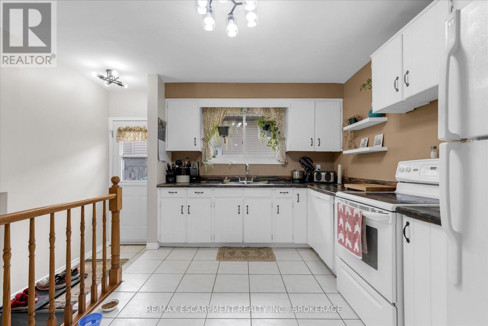 7506 Jubilee Drive, Niagara Falls, Ontario  L2G 7J5 - Photo 8 - X12995546