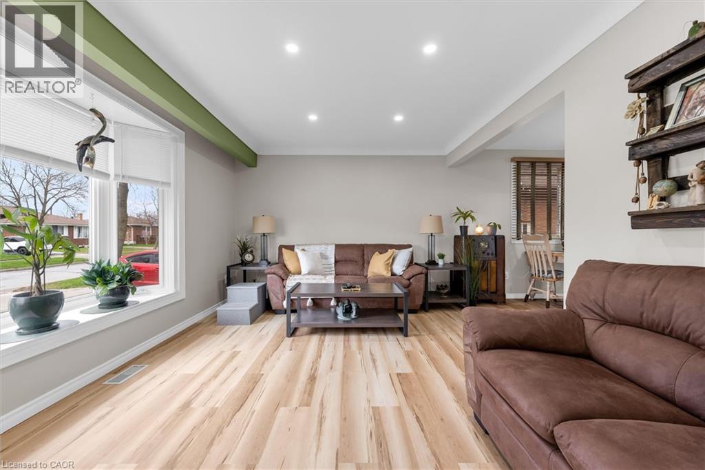 7506 Jubilee Drive, Niagara Falls, Ontario  L2G 7J5 - Photo 3 - 40820578