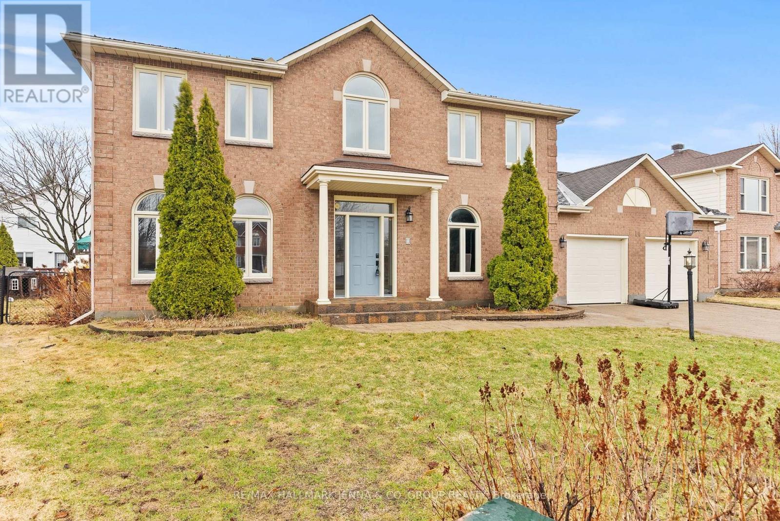 14 HOLLY RIDGE, Ottawa, Ontario