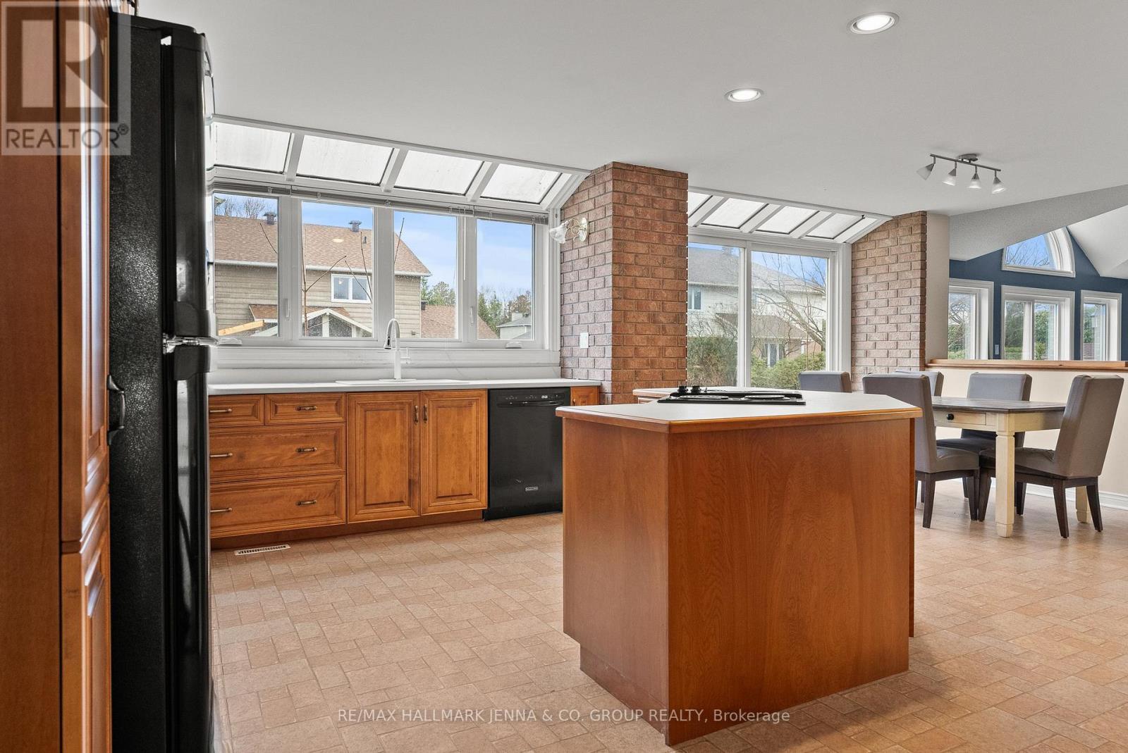 14 Holly Ridge, Ottawa, Ontario K2S 1C9 - Photo 9 - X12995968