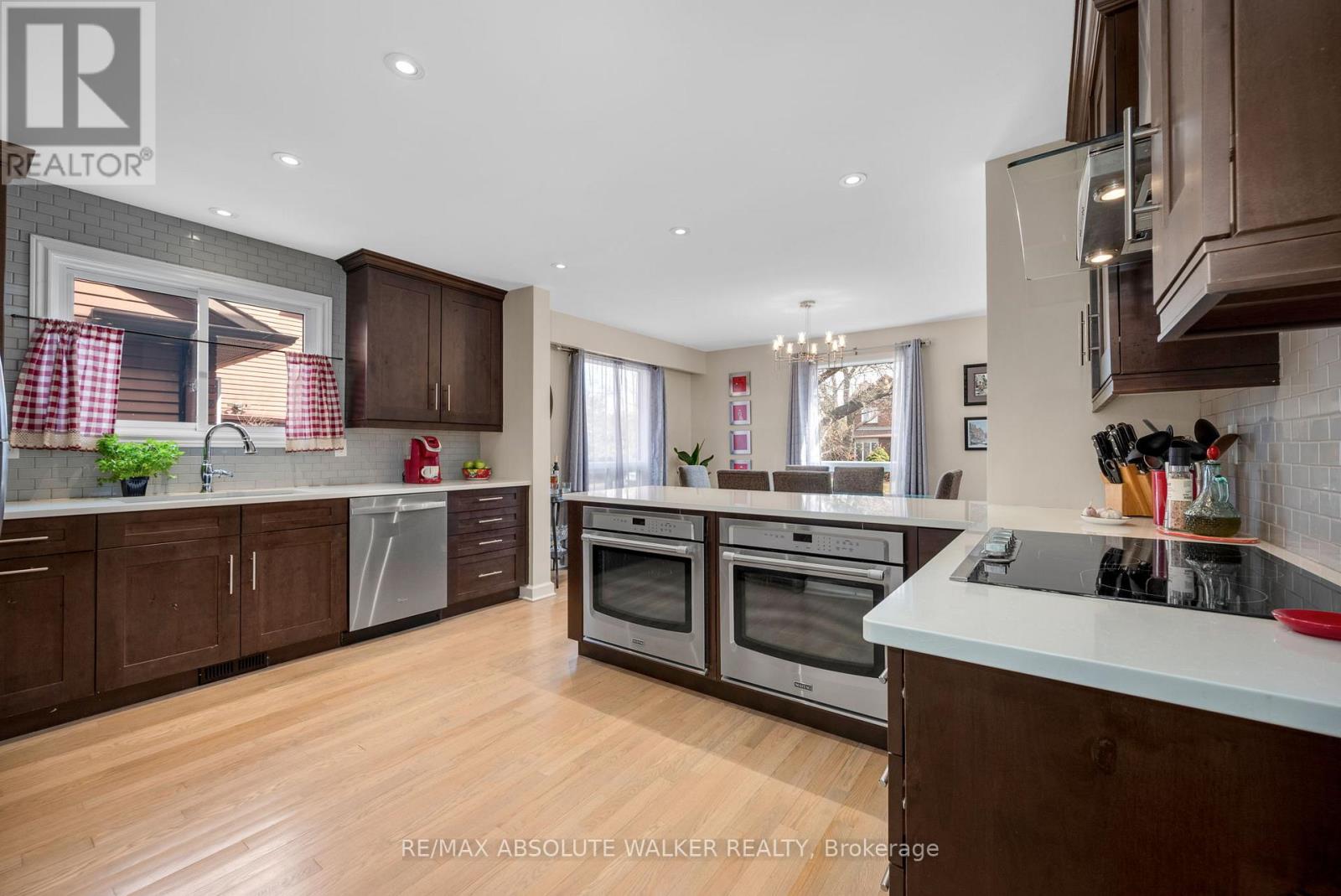 21 Pattermead Crescent, Ottawa, Ontario  K1V 0A1 - Photo 8 - X12996110