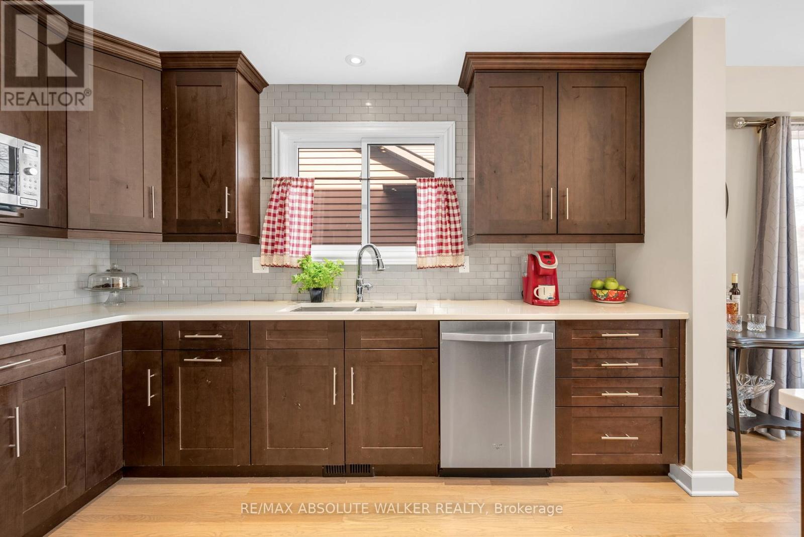 21 Pattermead Crescent, Ottawa, Ontario  K1V 0A1 - Photo 9 - X12996110