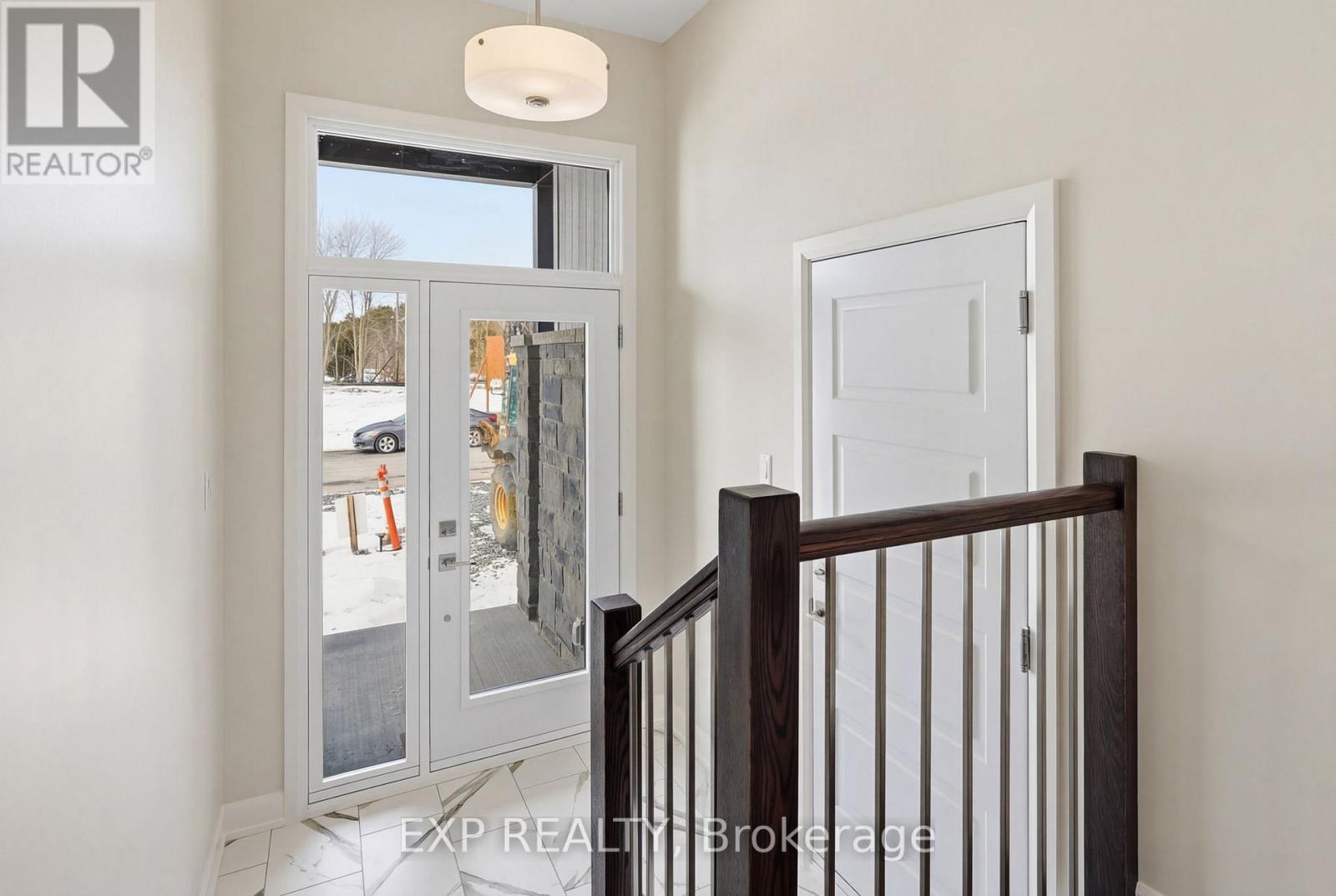 22 Hughes Circle, Casselman, Ontario  K0A 1M0 - Photo 2 - X12996228