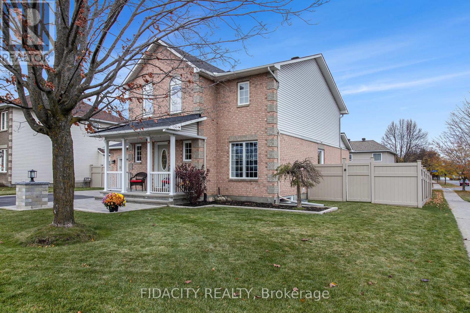 21 West Ridge Drive, Ottawa, Ontario  K2S 1S4 - Photo 4 - X12996256