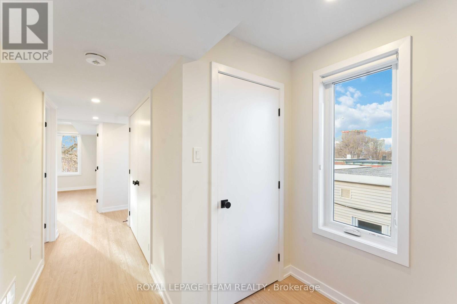 90 Elm Street, Ottawa, Ontario K1R 6N3 - Photo 3 - X12996284