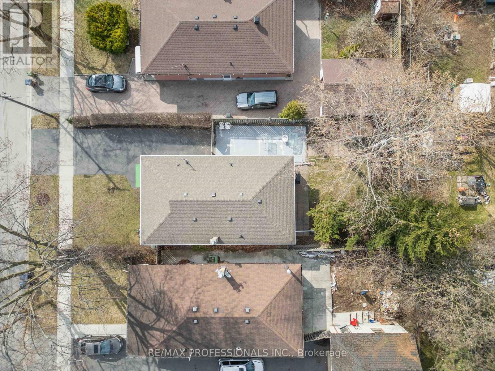 14 Dashwood Crescent, Toronto, Ontario  M9V 2N8 - Photo 23 - W12995082