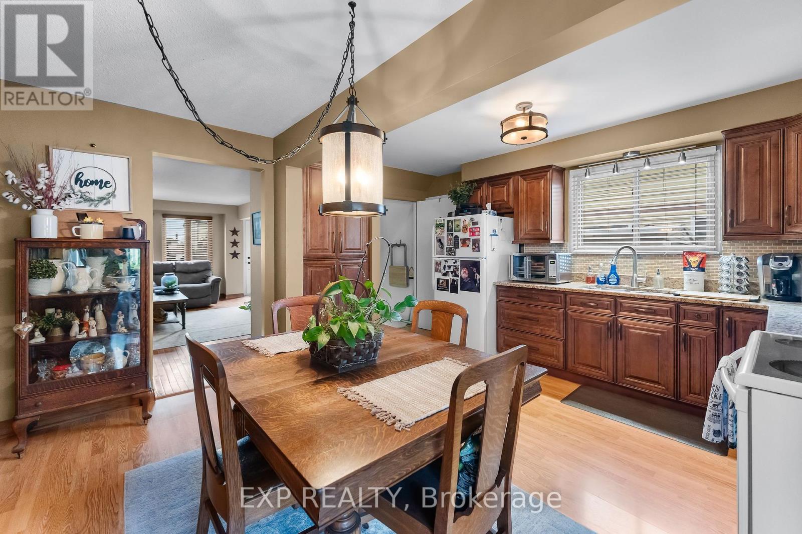 2279 Melissa Crescent, Burlington, Ontario  L7P 3T5 - Photo 12 - W12996154