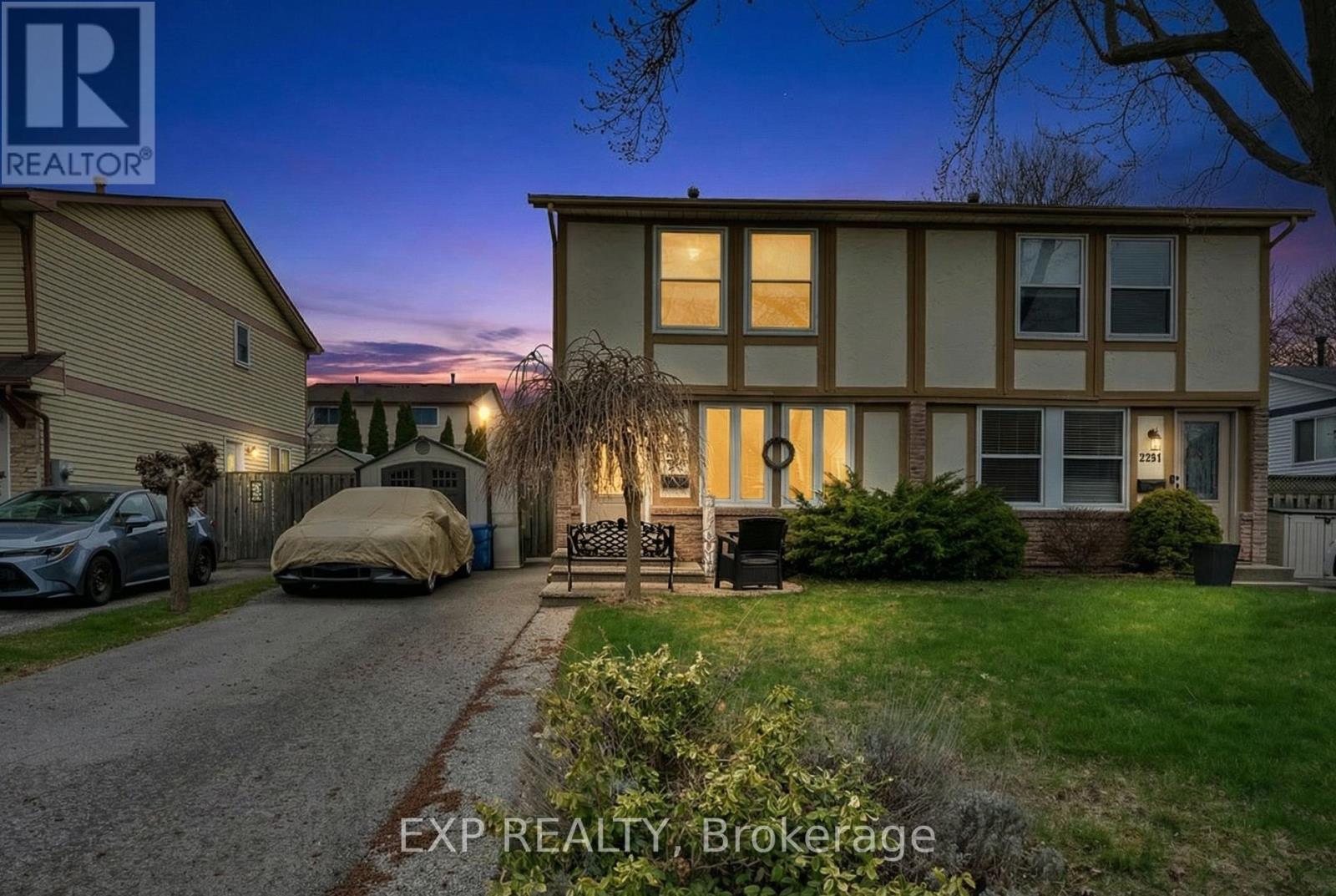 2279 Melissa Crescent, Burlington, Ontario  L7P 3T5 - Photo 2 - W12996154