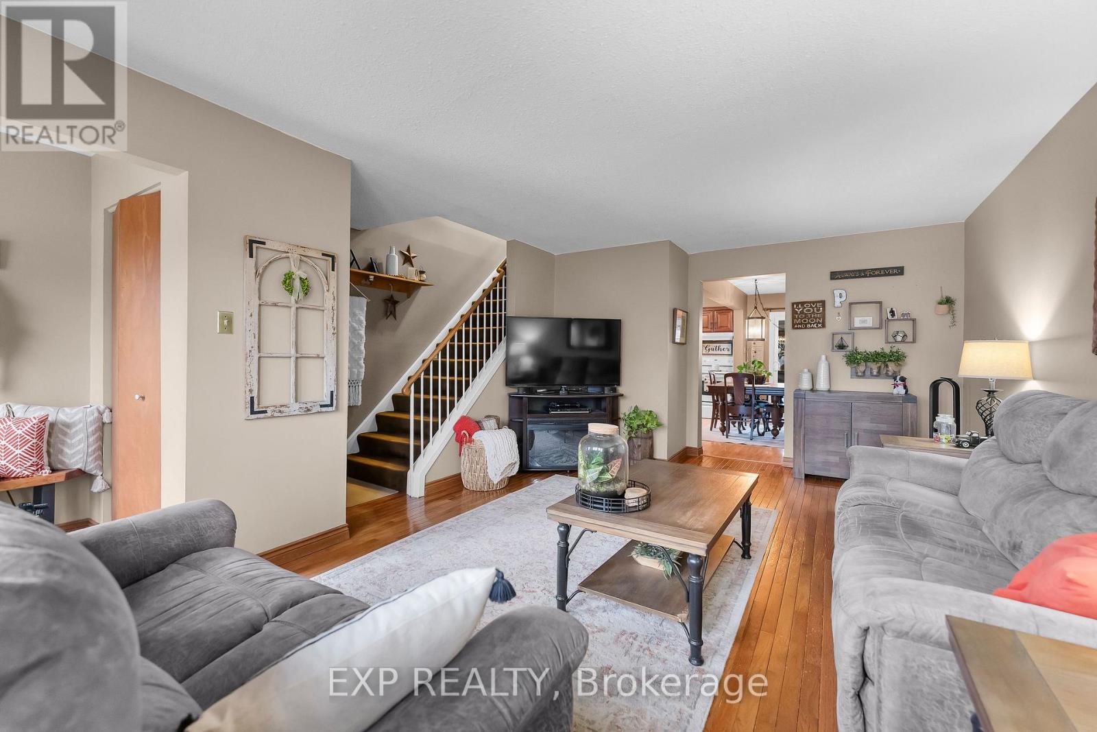 2279 Melissa Crescent, Burlington, Ontario  L7P 3T5 - Photo 8 - W12996154