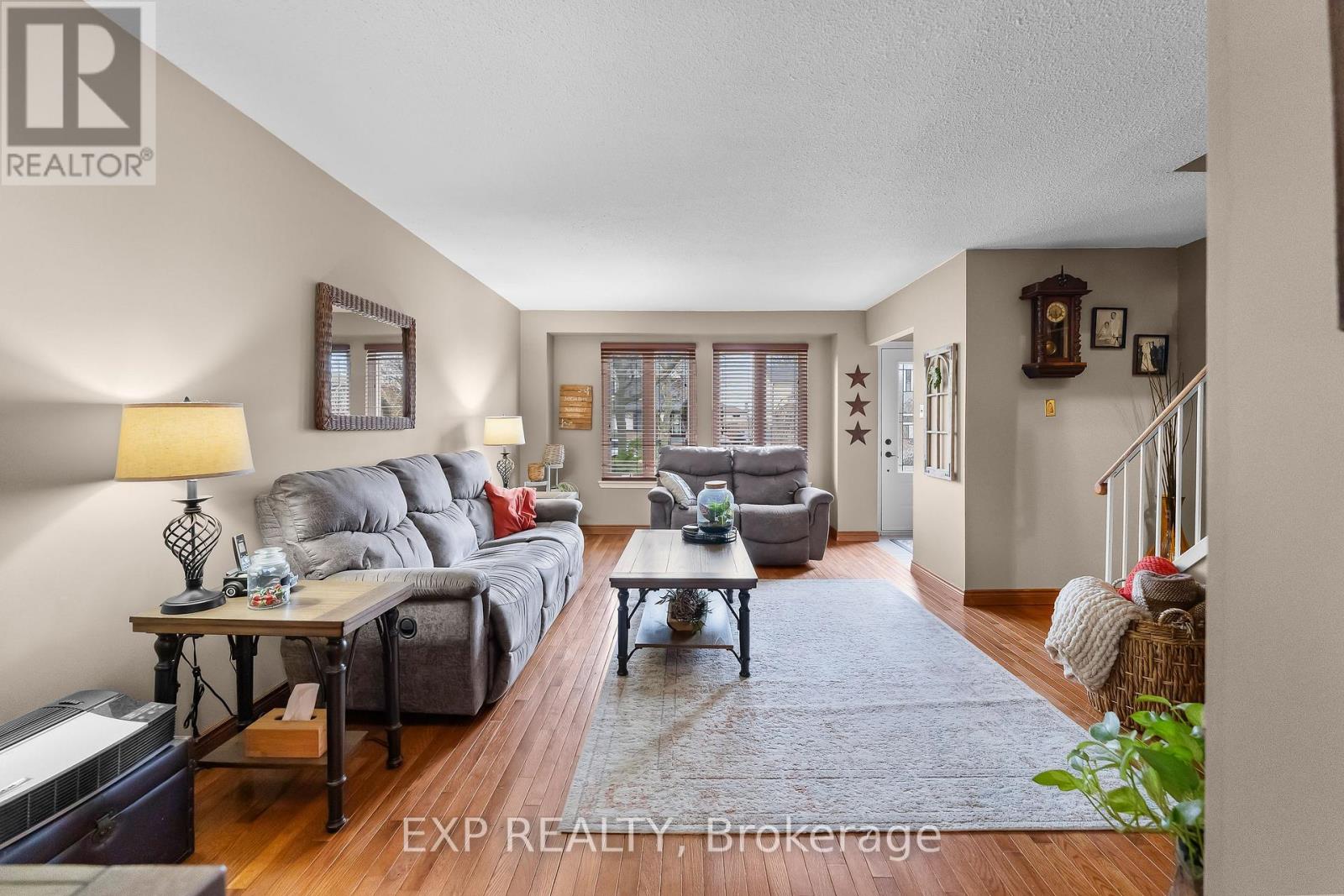 2279 Melissa Crescent, Burlington, Ontario  L7P 3T5 - Photo 9 - W12996154