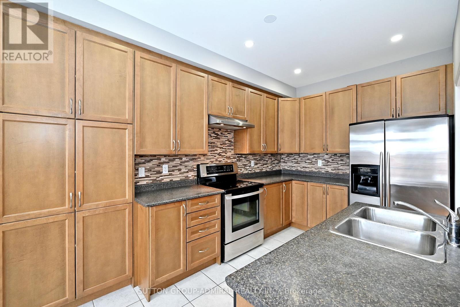 41 Big Hill Crescent, Vaughan, Ontario  L6A 4S1 - Photo 12 - N12924768