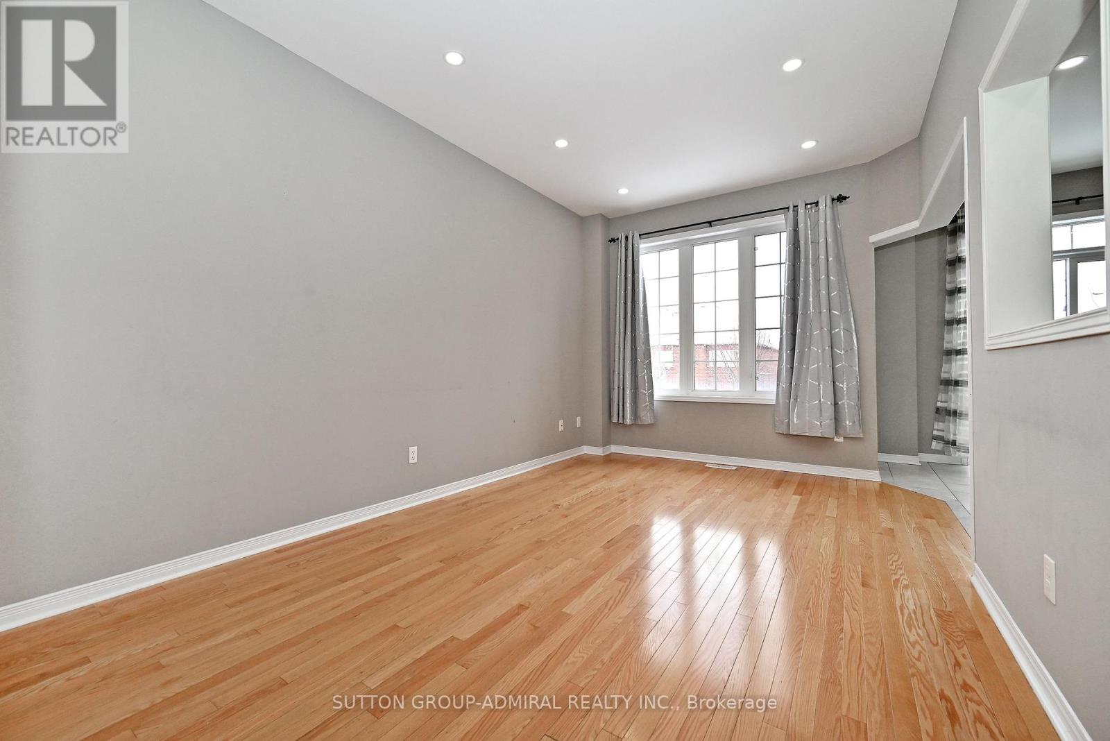 41 Big Hill Crescent, Vaughan, Ontario  L6A 4S1 - Photo 6 - N12924768