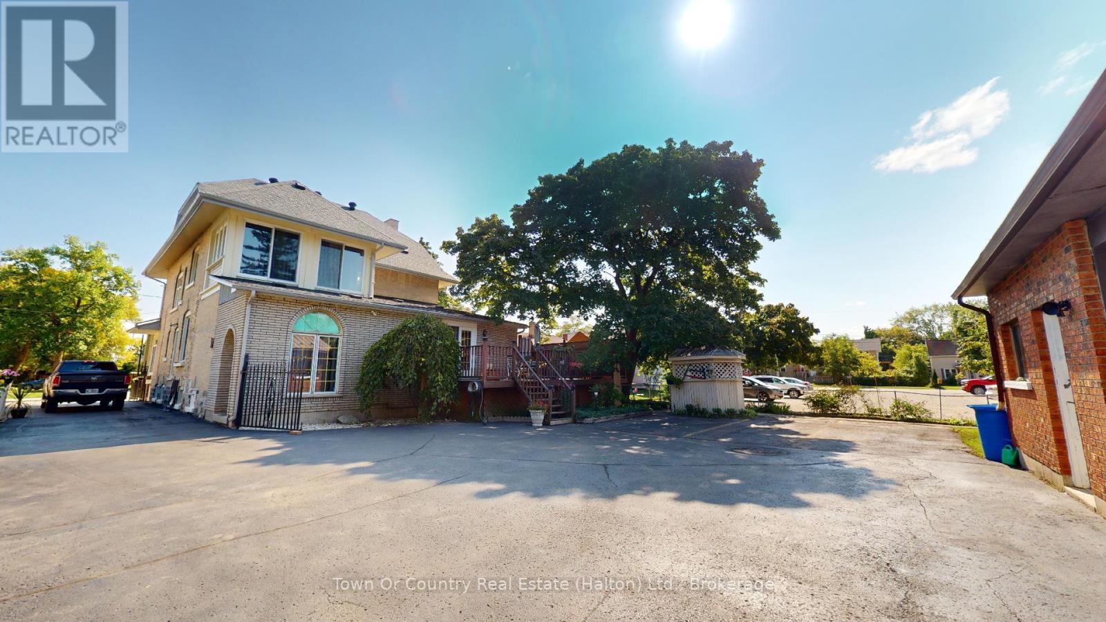 540 10th Avenue, Hanover, Ontario  N4N 2P4 - Photo 5 - X12996014