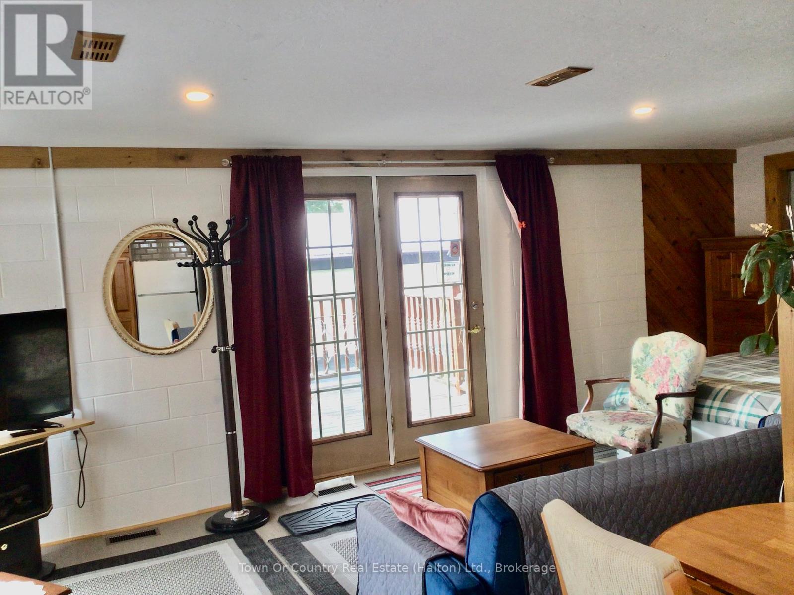 540 10th Avenue, Hanover, Ontario  N4N 2P4 - Photo 28 - X12996022