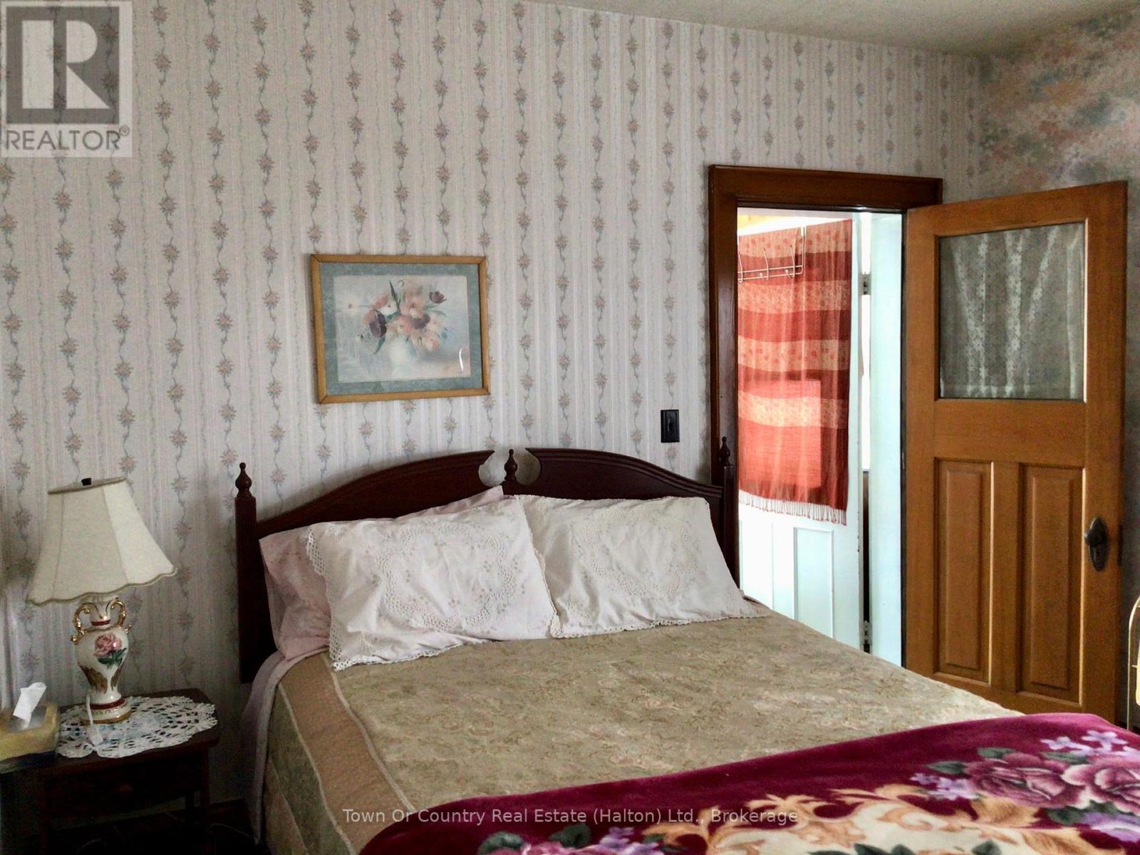 540 10th Avenue, Hanover, Ontario  N4N 2P4 - Photo 33 - X12996022