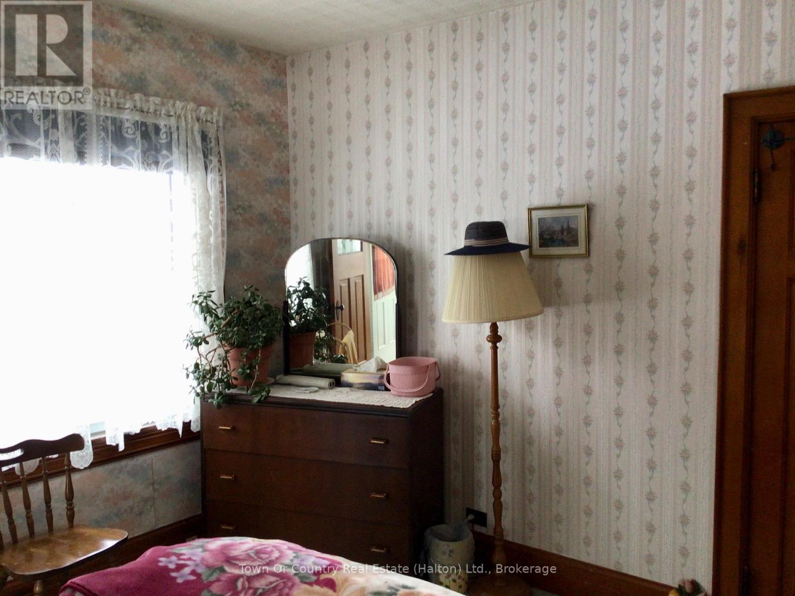 540 10th Avenue, Hanover, Ontario  N4N 2P4 - Photo 34 - X12996022